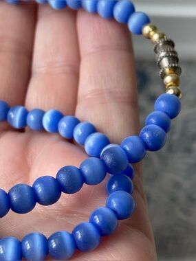 Vintage blue cats eye beaded choker necklace barrel clasp